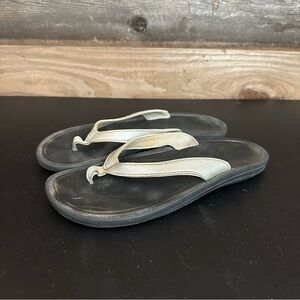 Olukai Kulapa Kai Silver Metallic Slip On Flip Flop Sandal Women’s Size 8